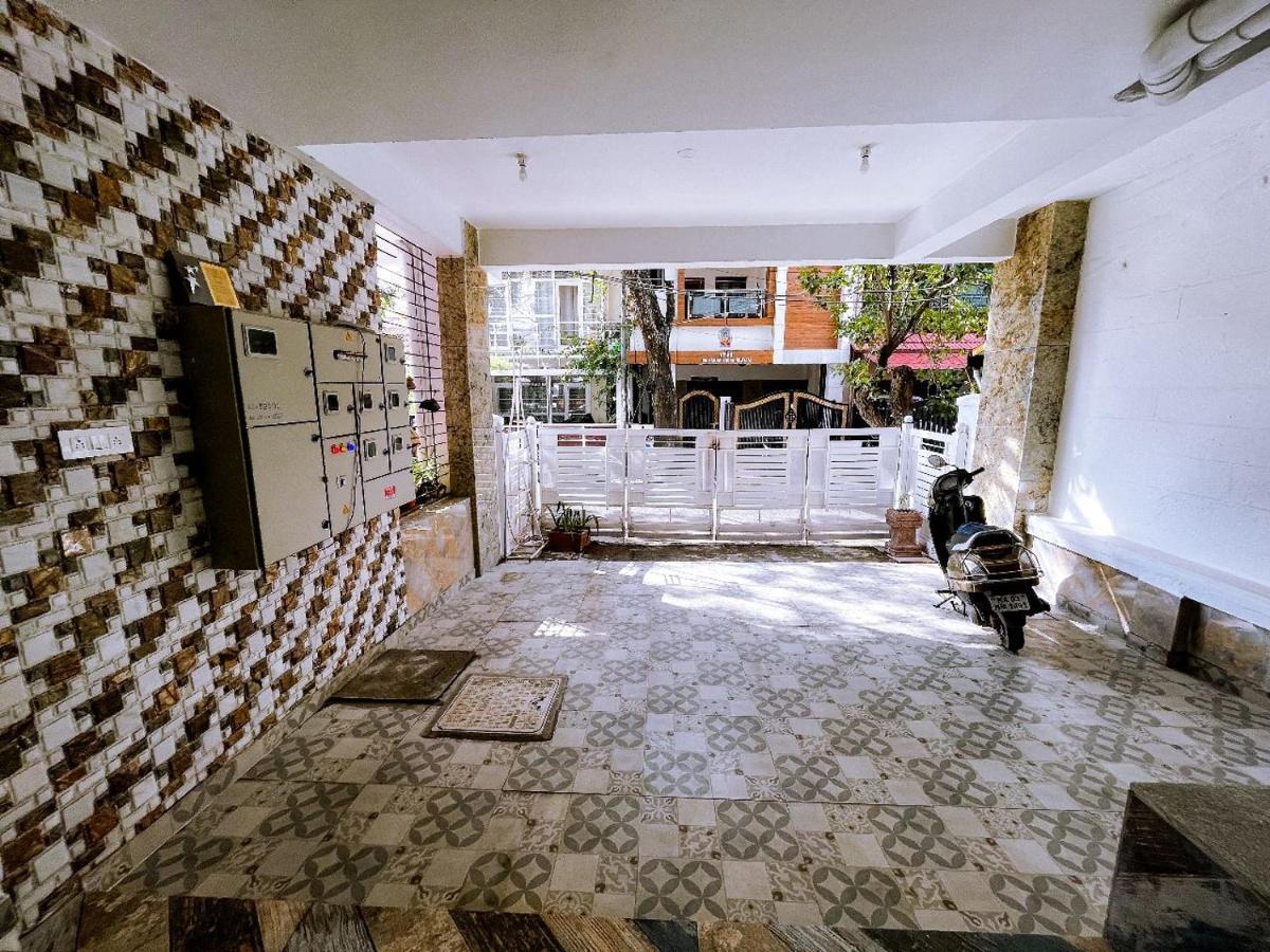Rvr Abode -Private Rooms Bangalore Buitenkant foto